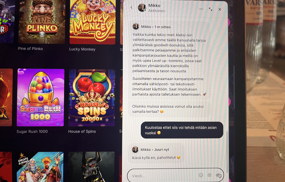 Kanuuna Casinon live-chat, jossa asiakaspalvelija kertoo ettei ylimääräisiä bonuskierroksia ja asiakas pahoittelee tilannetta"