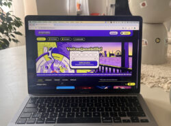 Kuvassa näkyy Lonkero kasinon etusivun talletuslomake Macbook Air -tietokoneella.