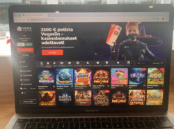 Kuvassa tietokoneella auki Ninja Casinon etusivu.
