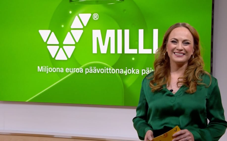 Milli juontaja Veikkauksen lähetyksessä 11.10.2025.