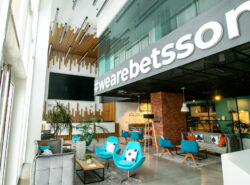 Kuvassa Betssonin toimistonäkymää