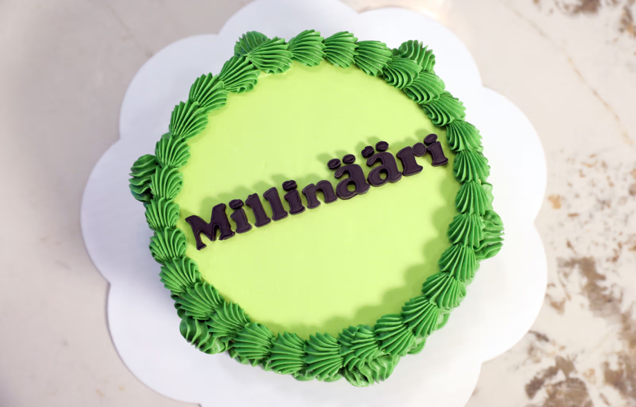 Veikkauksen voittajalle tekemä Millinääri-kakku.