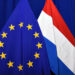 Euroopan Unionin ja Alankomaiden lippu.