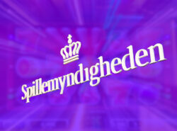 Tanskan peliviranomaisen logo. Taustalla kasinopeli.