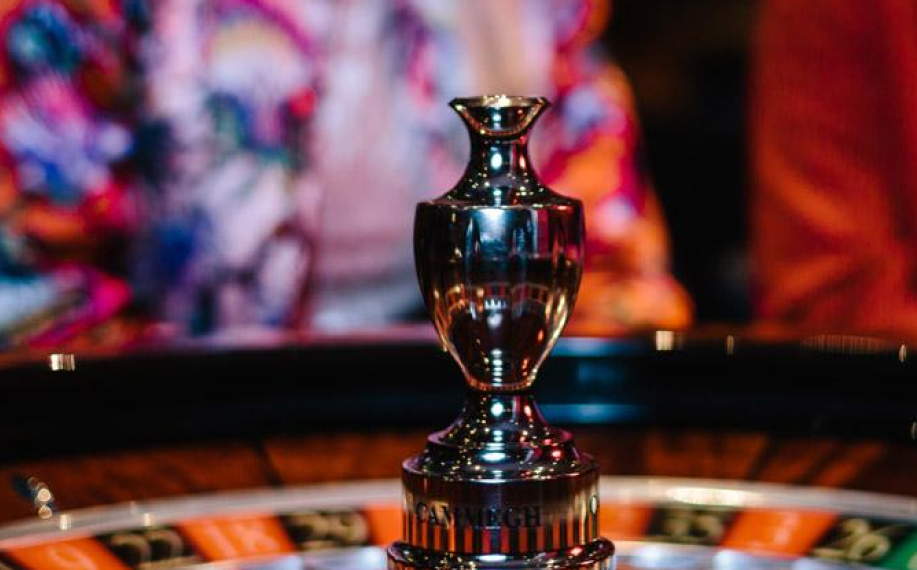 Rulettikehä ja sen keskikoriste Helsinki Casinolla.