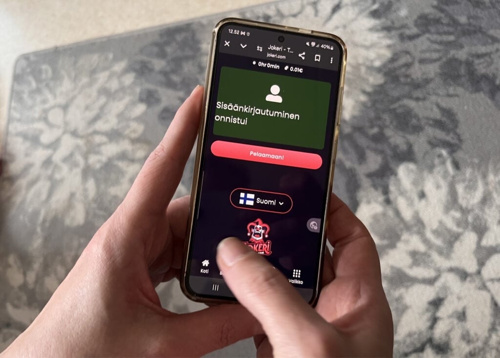 Pelaaja kirjautunut onnistuneesti sisään Jokeri nettikasinoon ilman rekisteröitymistä mobiilissa.